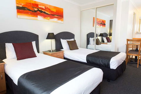 Alpha Hotel Canberra - Tourism Caloundra 1