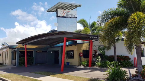 Ayr Traveller's Motel - Tourism Caloundra 0