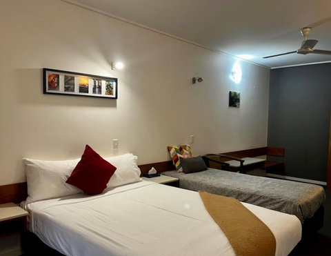 Ayr Traveller's Motel - Tourism Caloundra 1