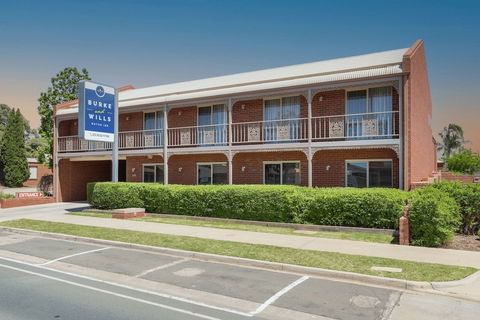 Burke & Wills Motor Inn - Tourism Caloundra 0