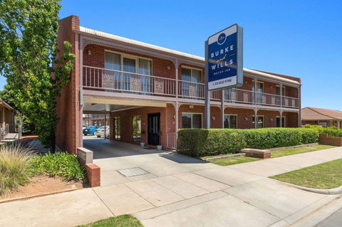Burke & Wills Motor Inn - Tourism Caloundra 1