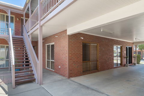 Burke & Wills Motor Inn - Tourism Caloundra 3