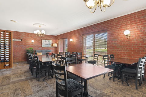 Burke & Wills Motor Inn - Tourism Caloundra 6