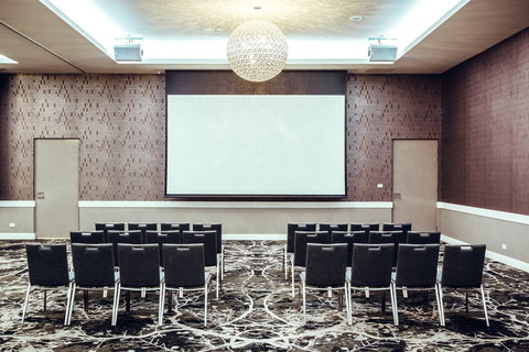 Holiday Inn Warwick Farm - Tourism Caloundra 7