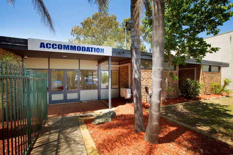 Nightcap at High Flyer Hotel - Tourism Caloundra 1