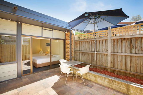 Nightcap at High Flyer Hotel - Tourism Caloundra 8