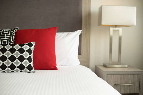 H on Smith Hotel - Tourism Caloundra 5