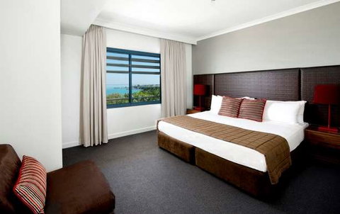 Mantra on the Esplanade - Tourism Caloundra 10