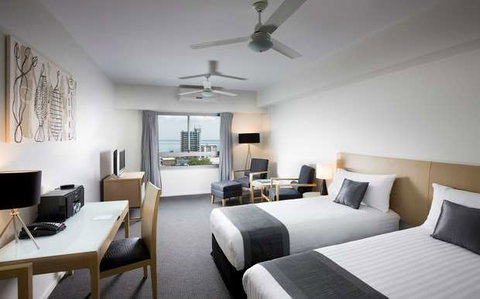 Mantra Pandanas - Tourism Caloundra 1
