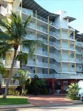 Cullen Bay Resorts - Tourism Caloundra 11