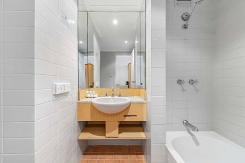 Hotel Frontier Darwin - Tourism Caloundra 4