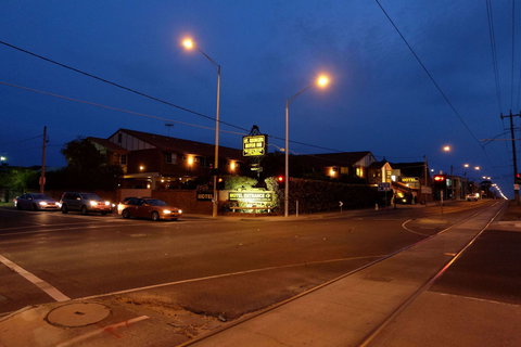 St Georges Motor Inn - Tourism Caloundra 1