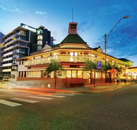 Oaks Grand Gladstone - Tourism Caloundra