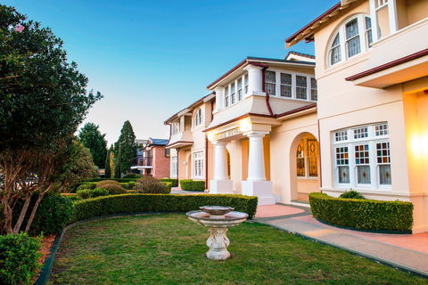 Palais Royale - Tourism Caloundra 0