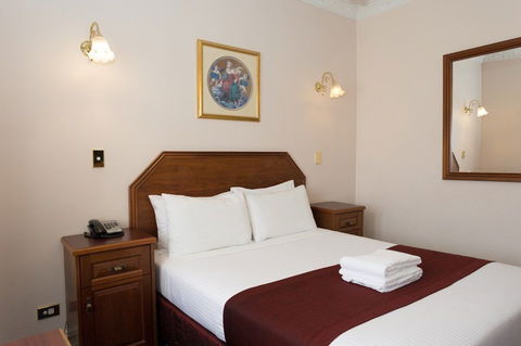 Palais Royale - Tourism Caloundra 2