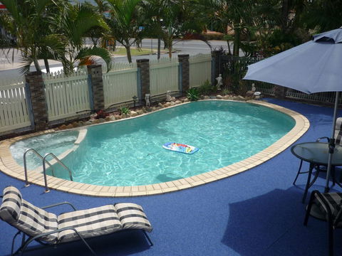 Lantern Motor Inn - Tourism Caloundra 2