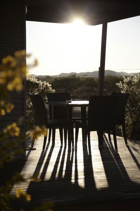 Kimberley Hotel - Tourism Caloundra 1
