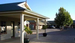 Country Gardens Motor Inn - Tourism Caloundra 0