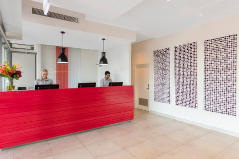 Oaks Elan Darwin - Tourism Caloundra 1
