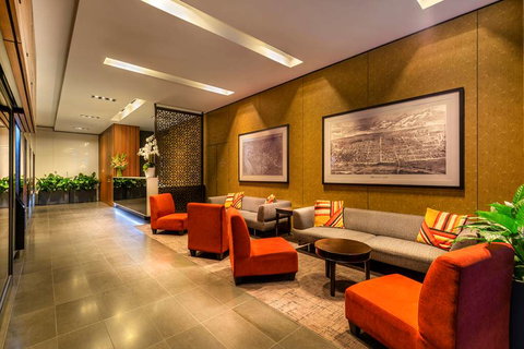 Causeway 353 Hotel - Tourism Caloundra 2