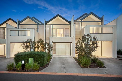 Quest Sanctuary Lakes - Tourism Caloundra 0