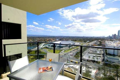 Mantra Broadbeach on the Park - Tourism Caloundra 1