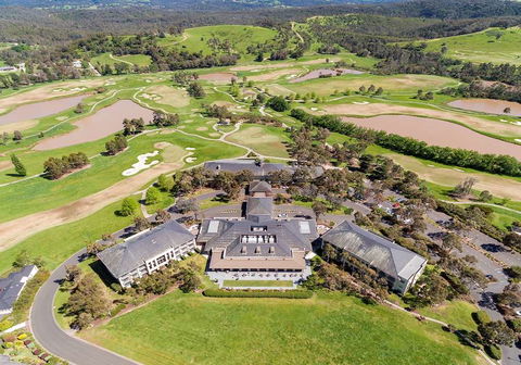 Yarra Valley Lodge - Tourism Caloundra 2