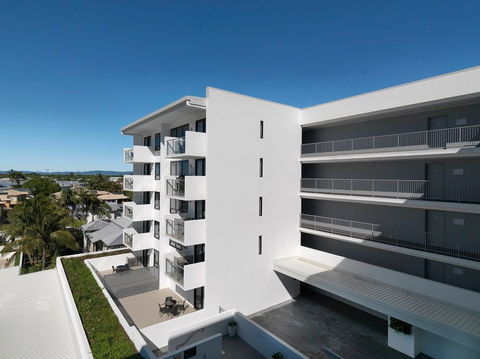 Oaks Carlyle - Tourism Caloundra 0