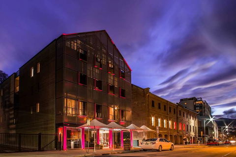 Salamanca Wharf Hotel - Tourism Caloundra 1