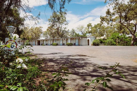 Artesian Spa Motor Inn - Tourism Caloundra 1