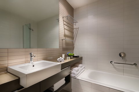 Caroline Serviced Apartments - Tourism Caloundra 4