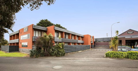 Nightcap At Waltzing Matilda Hotel - Tourism Caloundra 1