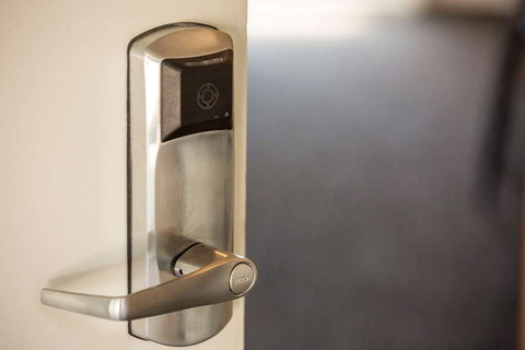 Nightcap At Waltzing Matilda Hotel - Tourism Caloundra 12