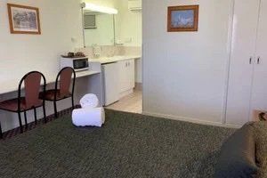 Outback Motel - Tourism Caloundra 6