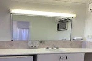 Outback Motel - Tourism Caloundra 7
