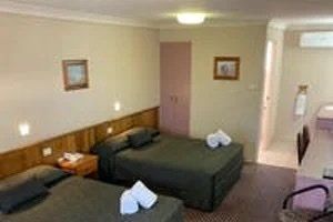 Outback Motel - Tourism Caloundra 9