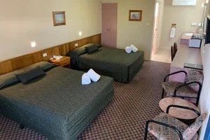 Outback Motel - Tourism Caloundra 10