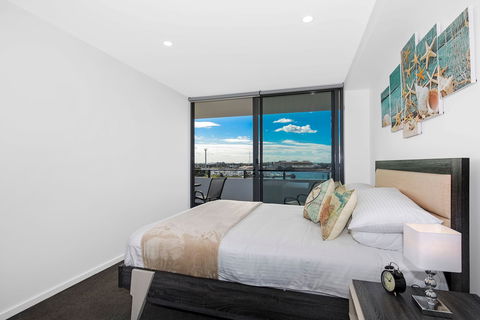 Astra Apartments Newcastle - Tourism Caloundra 10