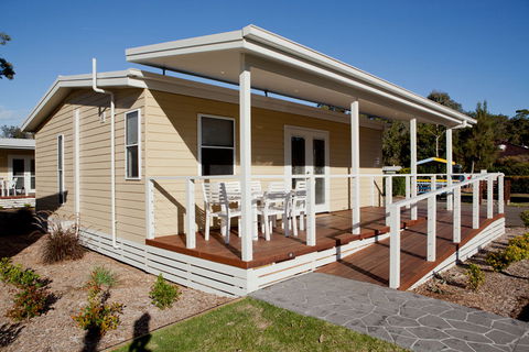 Ocean Beach Resort and Holiday Park - Tourism Caloundra 0