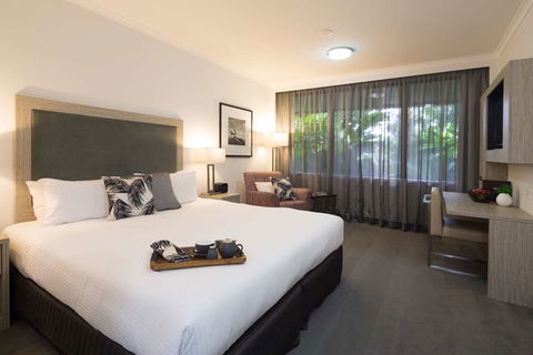 H on Smith Hotel - Tourism Caloundra 4