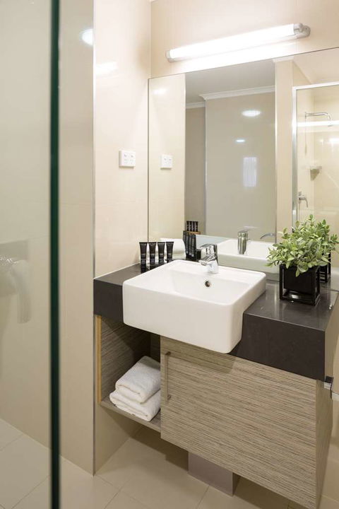 H on Smith Hotel - Tourism Caloundra 7