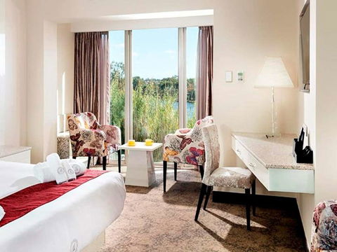 Swan River Hotel - Tourism Caloundra 4