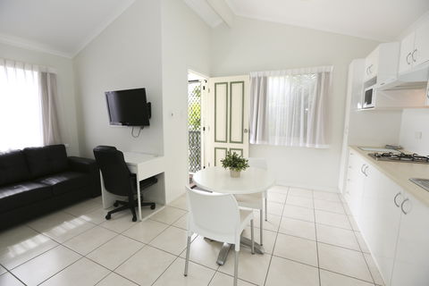 Barney Beach Accommodation Centre - Tourism Caloundra 3