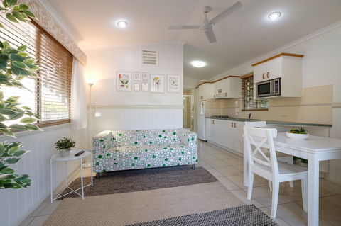 Barney Beach Accommodation Centre - Tourism Caloundra 6