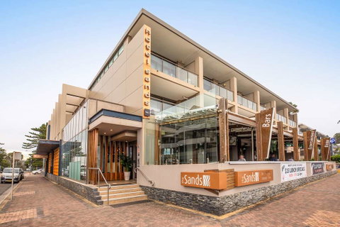 Narrabeen Sands Hotel by Nightcap Plus - Tourism Caloundra 1