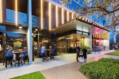 East Hotel - Tourism Caloundra 1