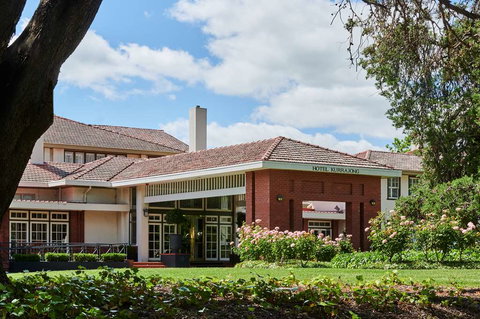Hotel Kurrajong Canberra - Tourism Caloundra 0