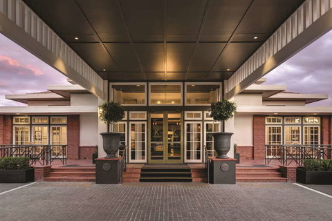 Hotel Kurrajong Canberra - Tourism Caloundra 2