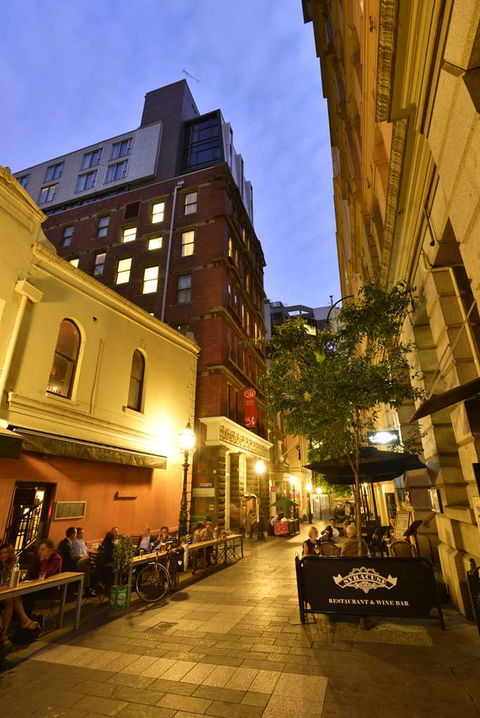 Metro Apartments on Bank Place - Tourism Caloundra 1