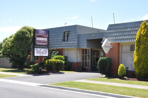Sunrise Motor Inn - Tourism Caloundra 0